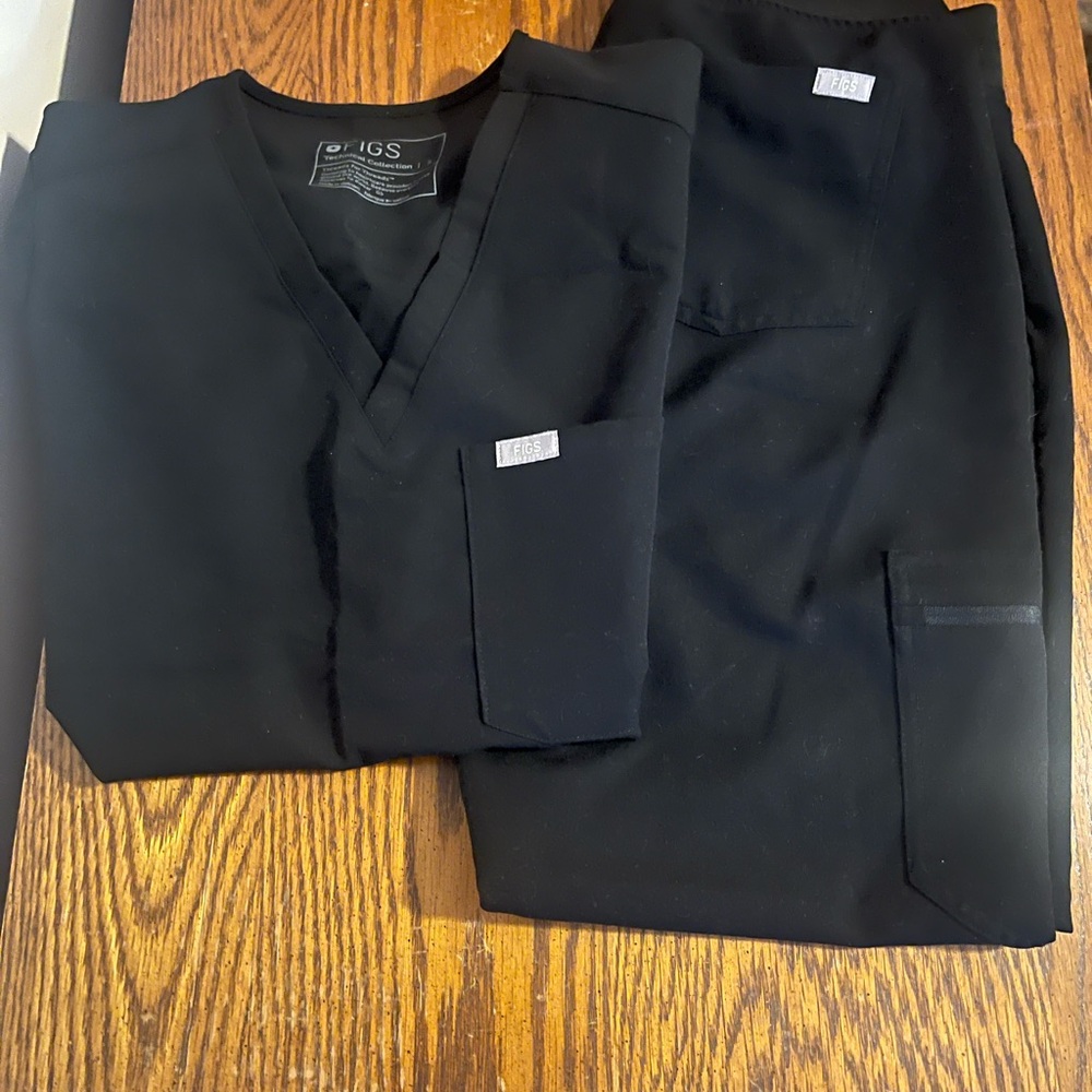 Size small black Figs jogger scrub pants and top